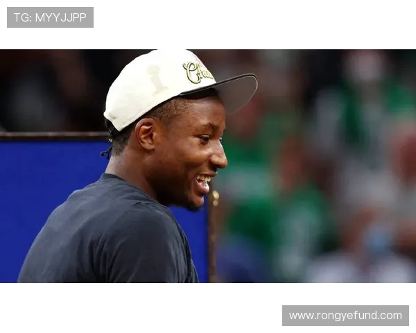 库明加重返社交媒体分享休赛期精彩瞬间合辑