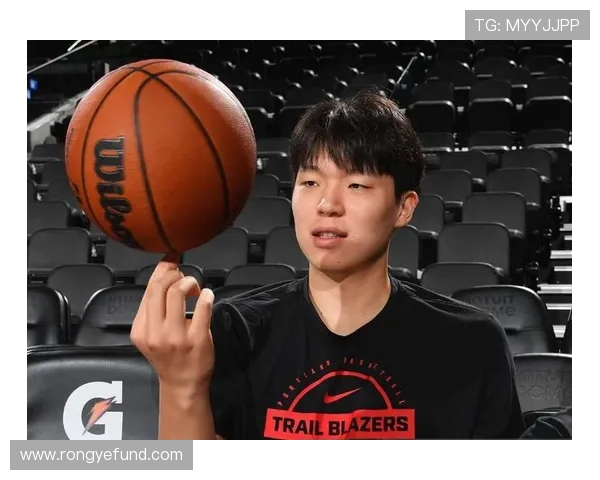 杨瀚森谈职业生涯选择：五分钟体验不如发展联盟三十分钟的实战锻炼